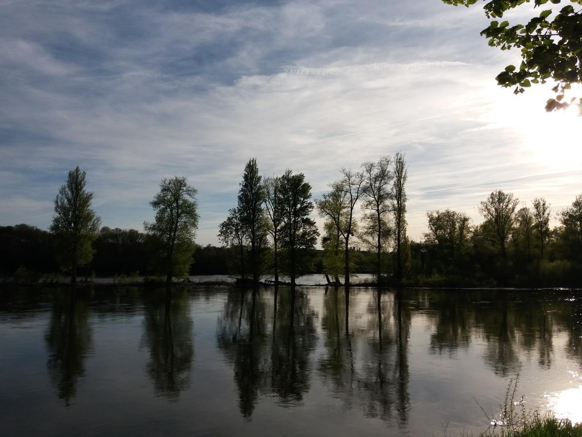 לינה וארוחת בוקר Ousson-sur-Loire La Chaumiere מראה חיצוני תמונה